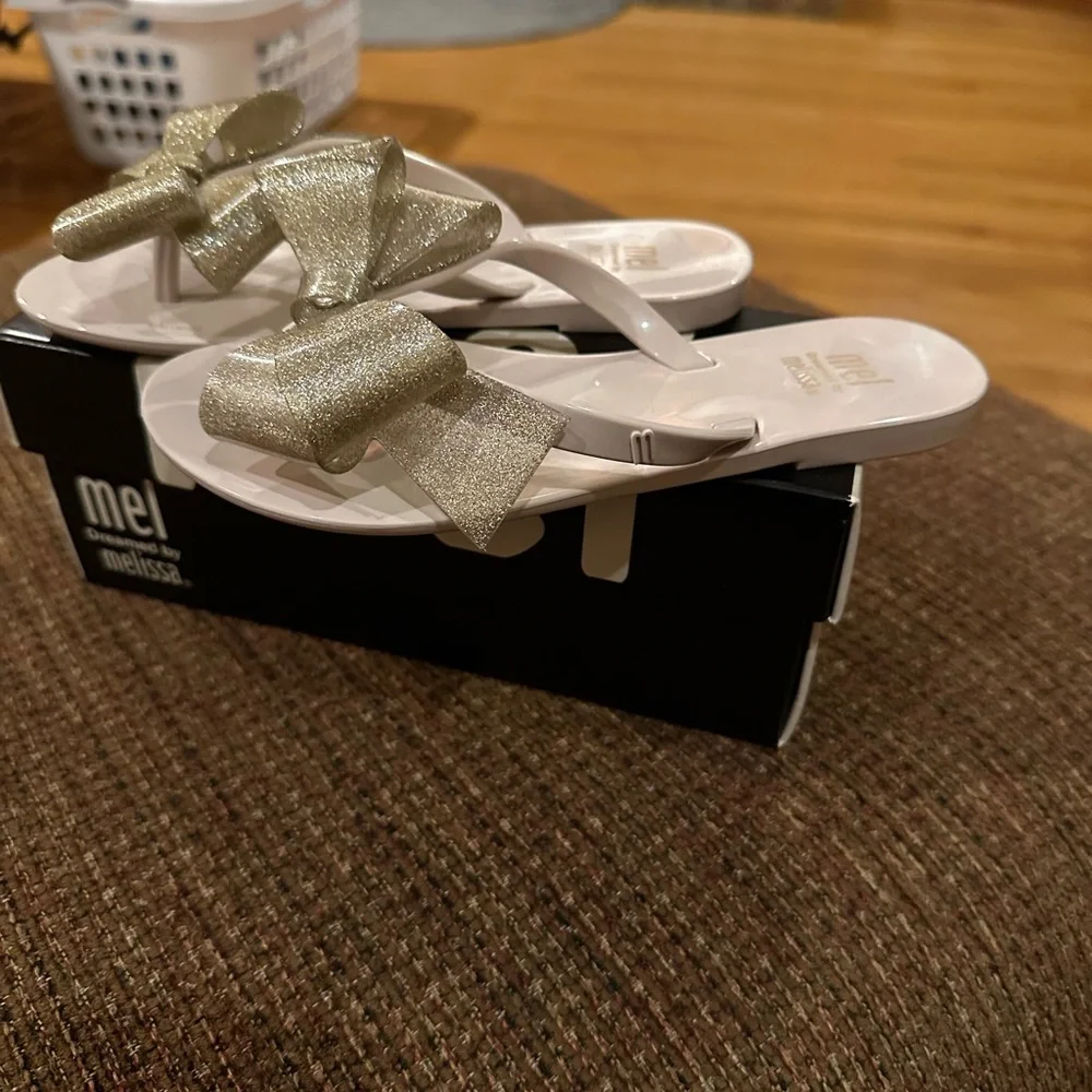 MINI MELISSA girls Mel Harmonic Bow III Beige Glitter